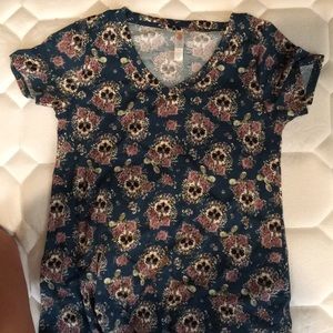 Lularoe xs christy tee